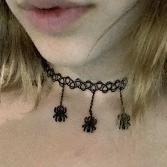 emo/goth spider & skull chokers (2 pcs) - Picture 4 of 4